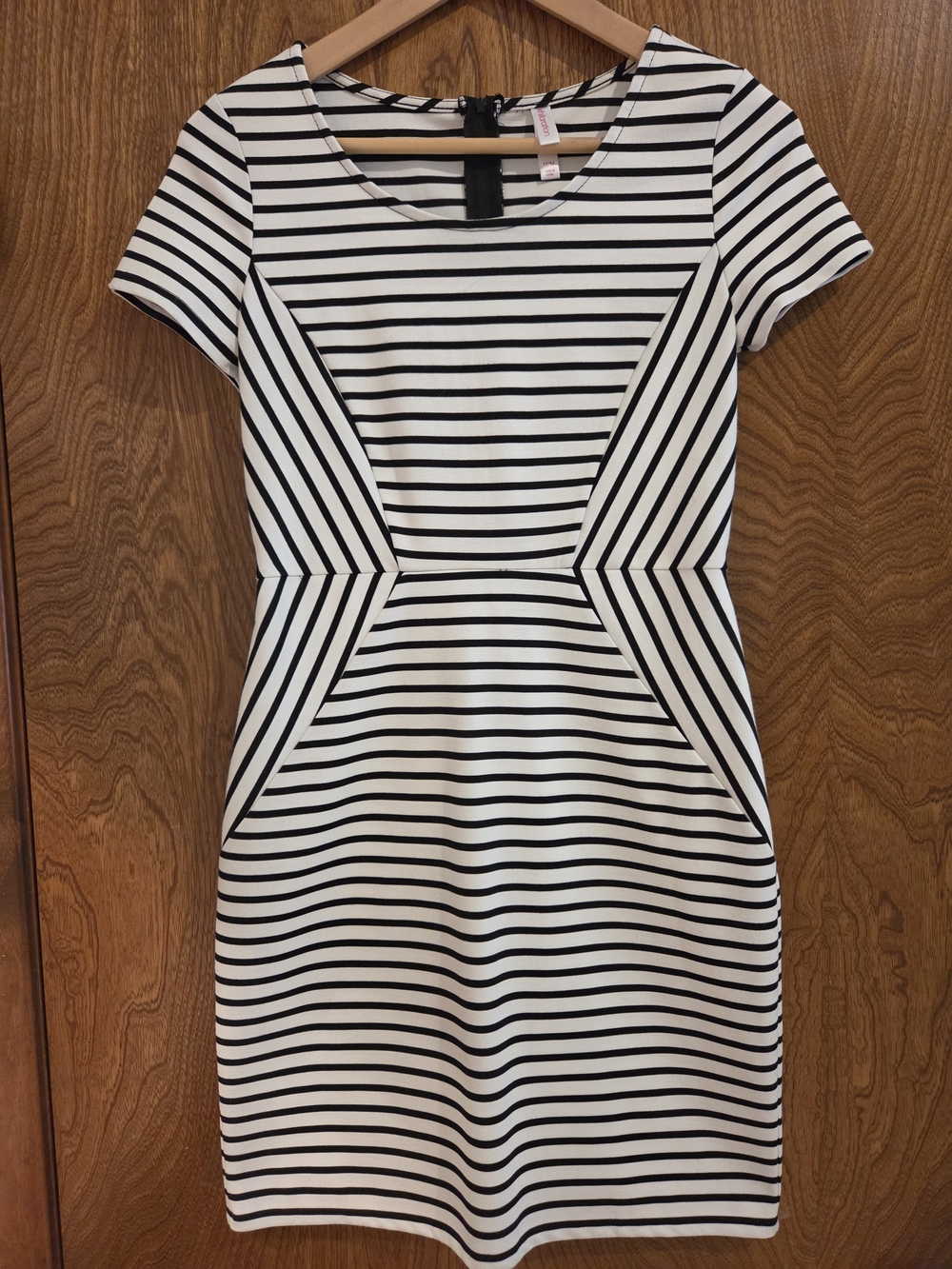 Xhilaration Black and White Striped Short Sleeve Mini Dress